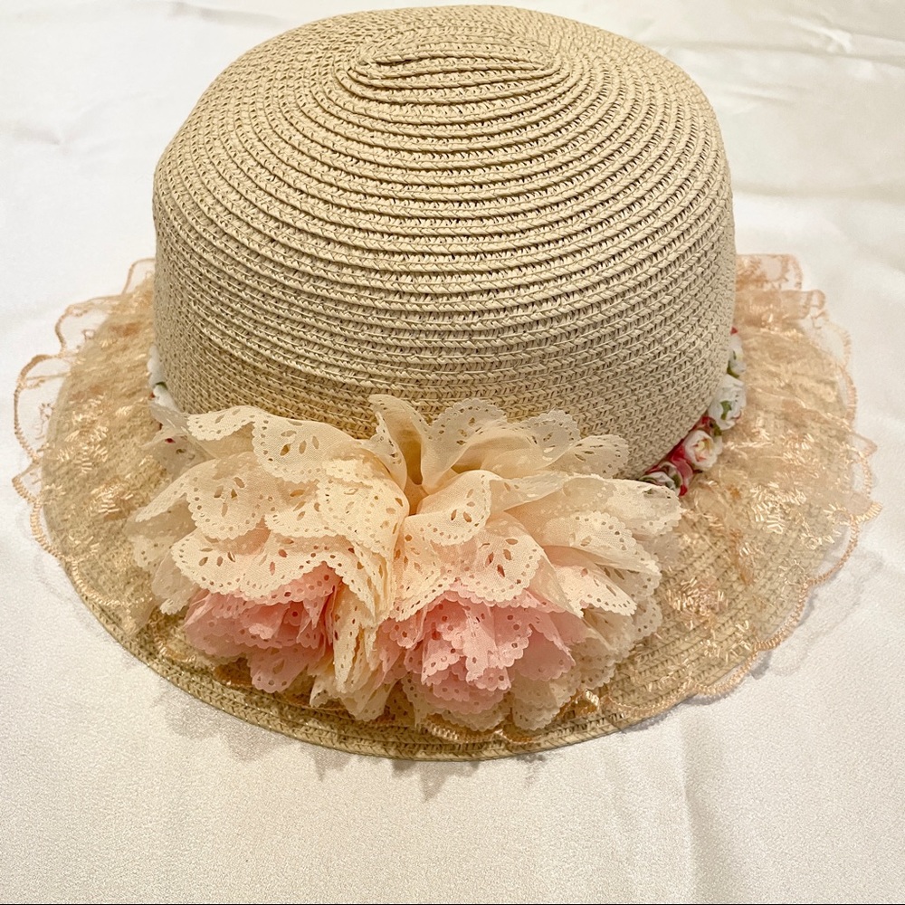 Raffia Hat with flowers